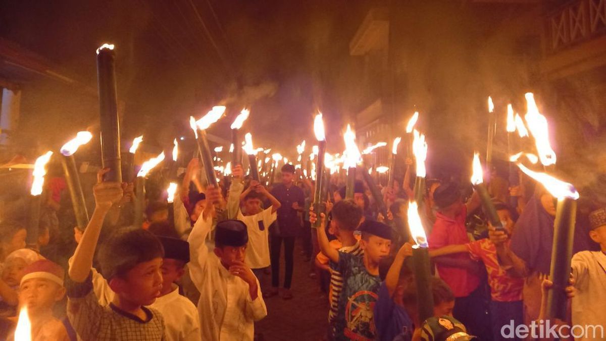 Almuhajirin Kembali Adakan Festival Maulid Nabi Muhammad SAW Almuhajirin Kembali Adakan Festival Maulid Nabi Muhammad SAW