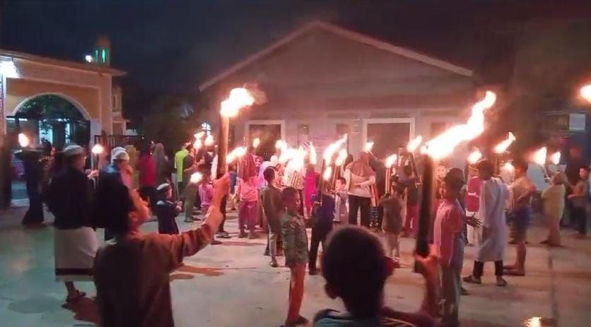 Pawai Obor Bersholawat Sambut Datangnya Ramadhan